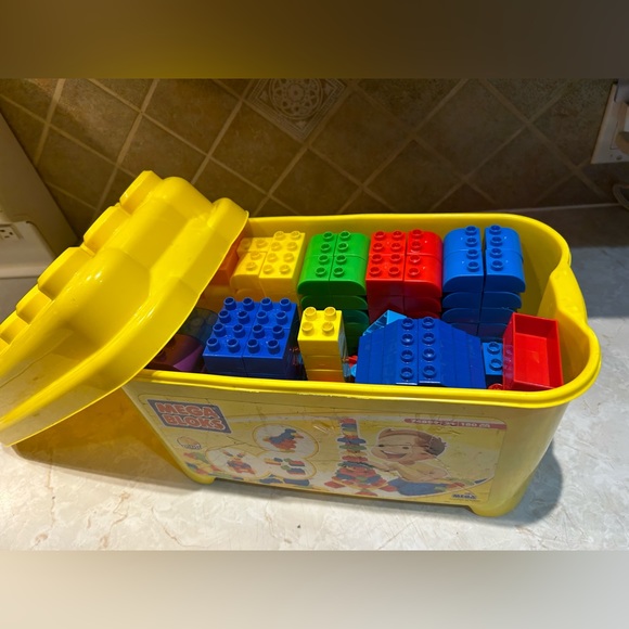 Mega Bloks creativity Building box around 300 Piece - Picture 2 of 15